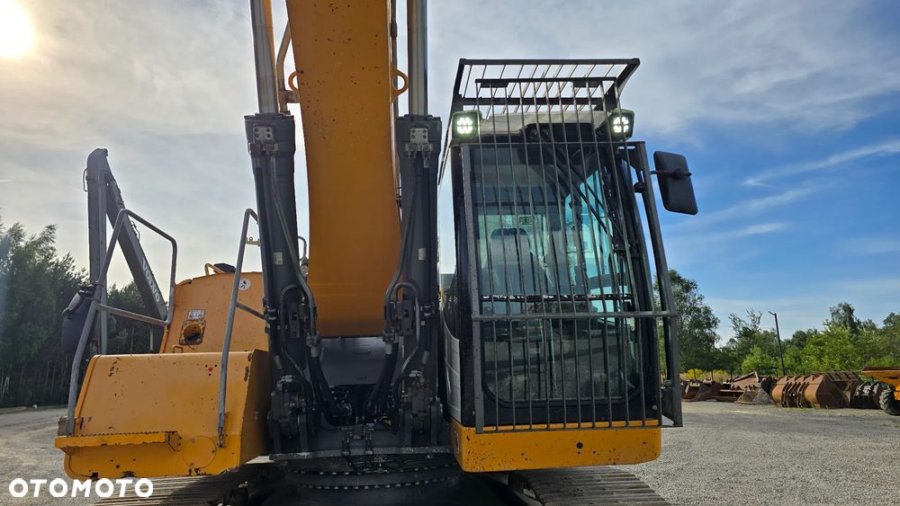 Liebherr R946 - 17