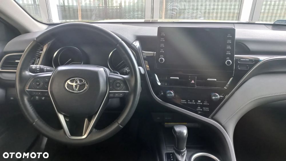 Toyota Camry 2.5 Hybrid Executive CVT - 27