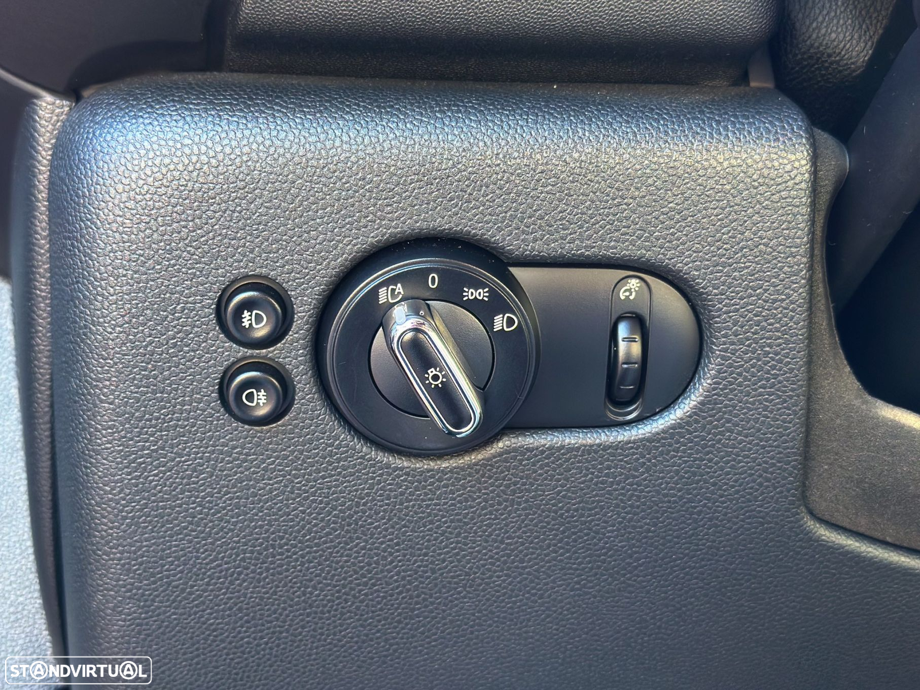 MINI 3 Portas One D - 15