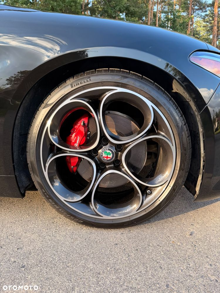 Alfa Romeo Stelvio 2.0 Turbo 16V AT8-Q4 Ti - 19