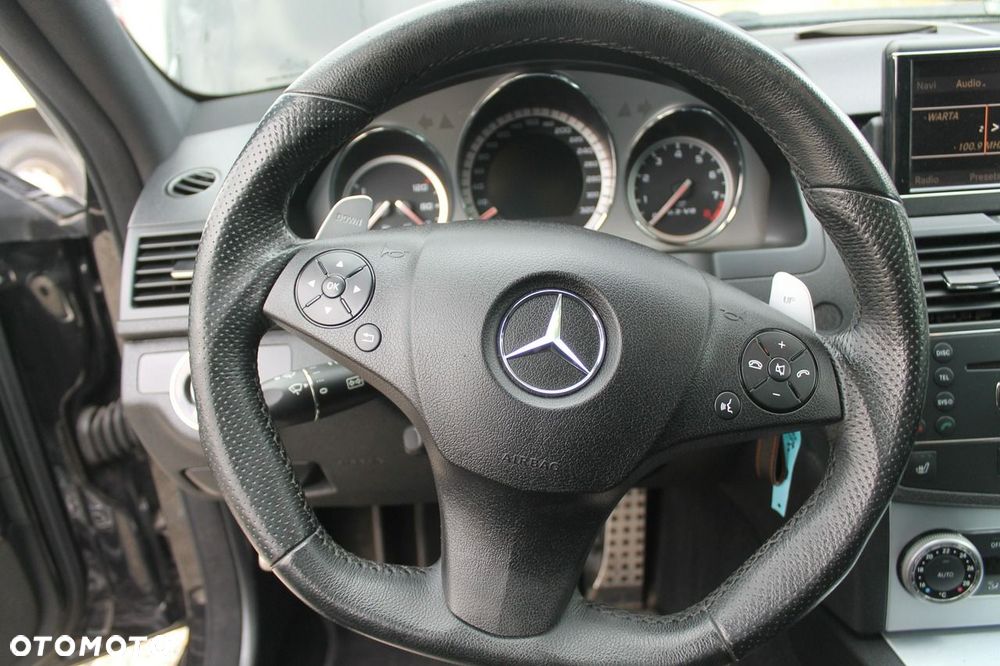 Mercedes-Benz Klasa C 63 AMG - 15