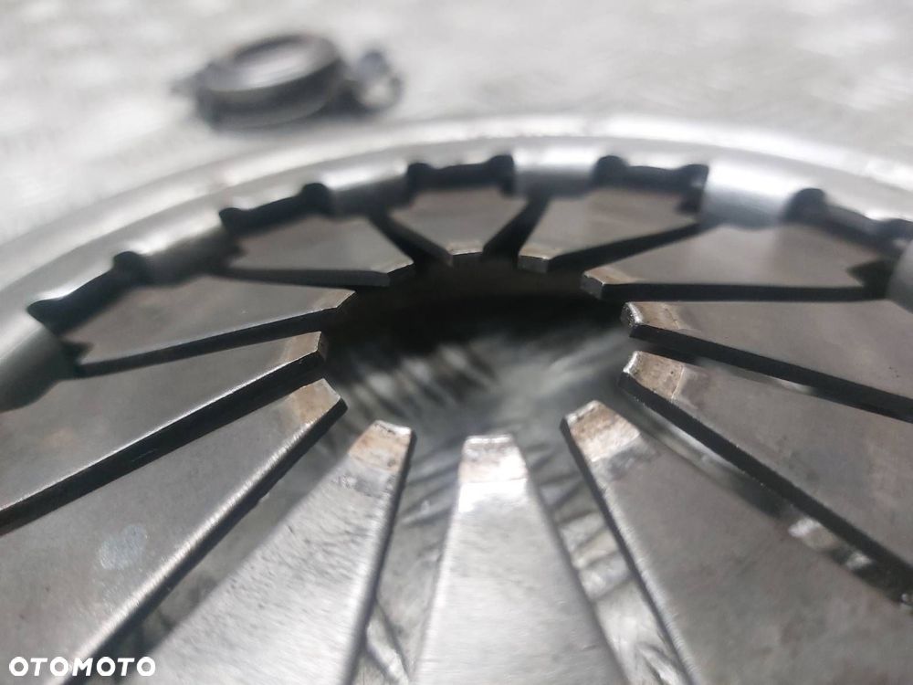 SPRZĘGŁO TARCZA + DOCISK + ŁOŻYSKO OPOROWE VOLKSWAGEN LUPO I 1.0 8V - 2