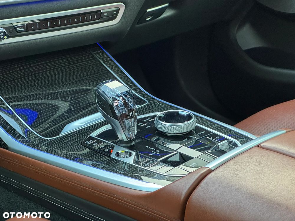 BMW X7 xDrive40i - 28