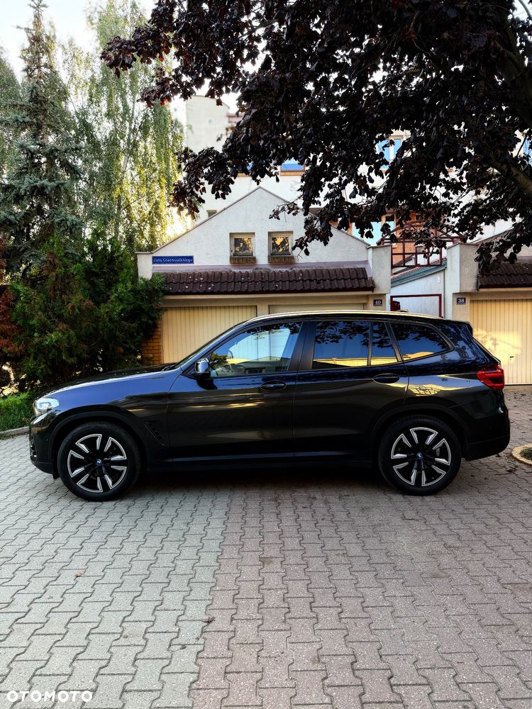 BMW X3 sDrive18d - 21