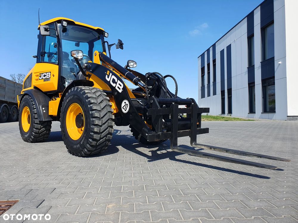 JCB 409 - 3