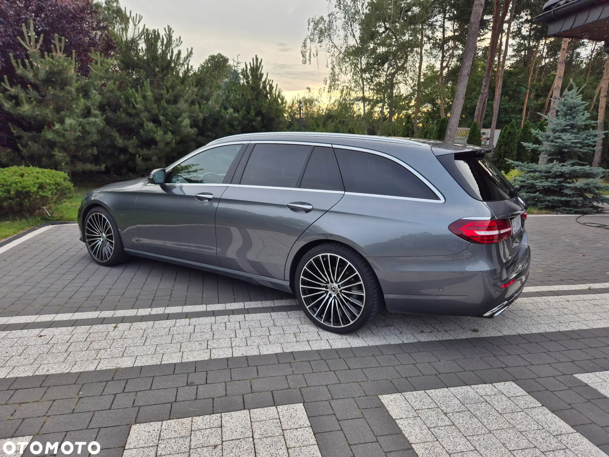 Mercedes-Benz Klasa E 220 d 4-Matic Avantgarde - 12