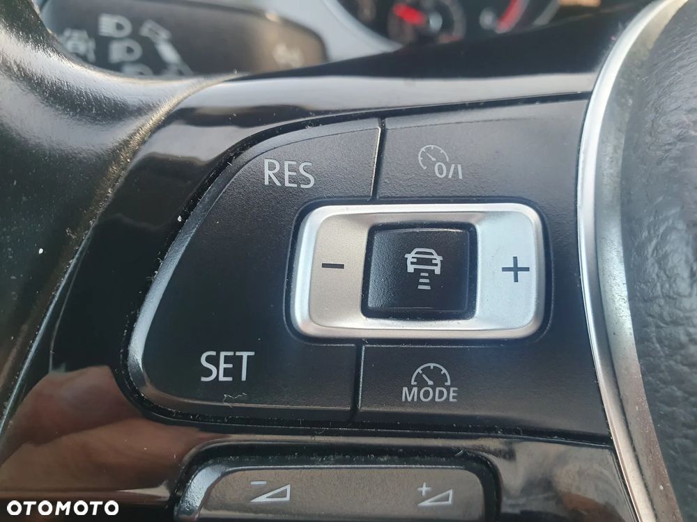 Volkswagen Golf 1.6 TDI BMT Comfortline - 32