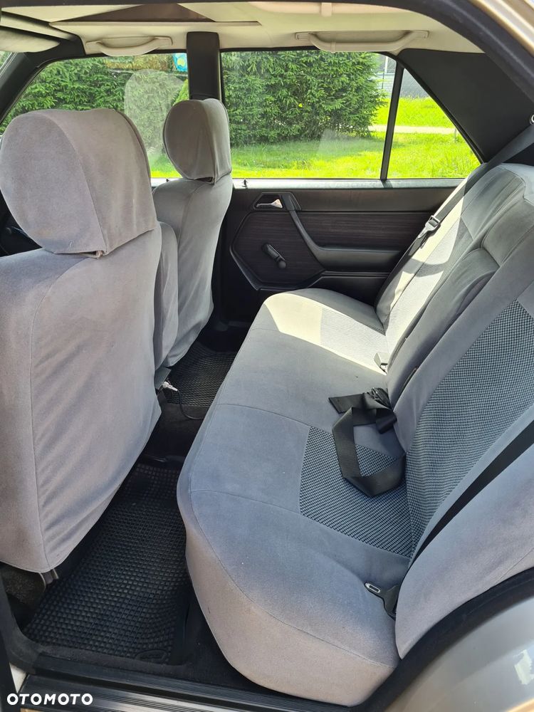 Mercedes-Benz W124 (1984-1993) - 10