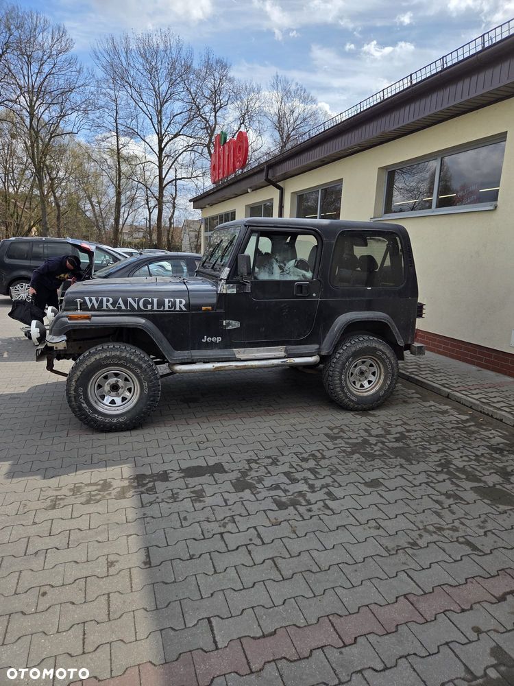 Jeep Wrangler 2.5L - 7