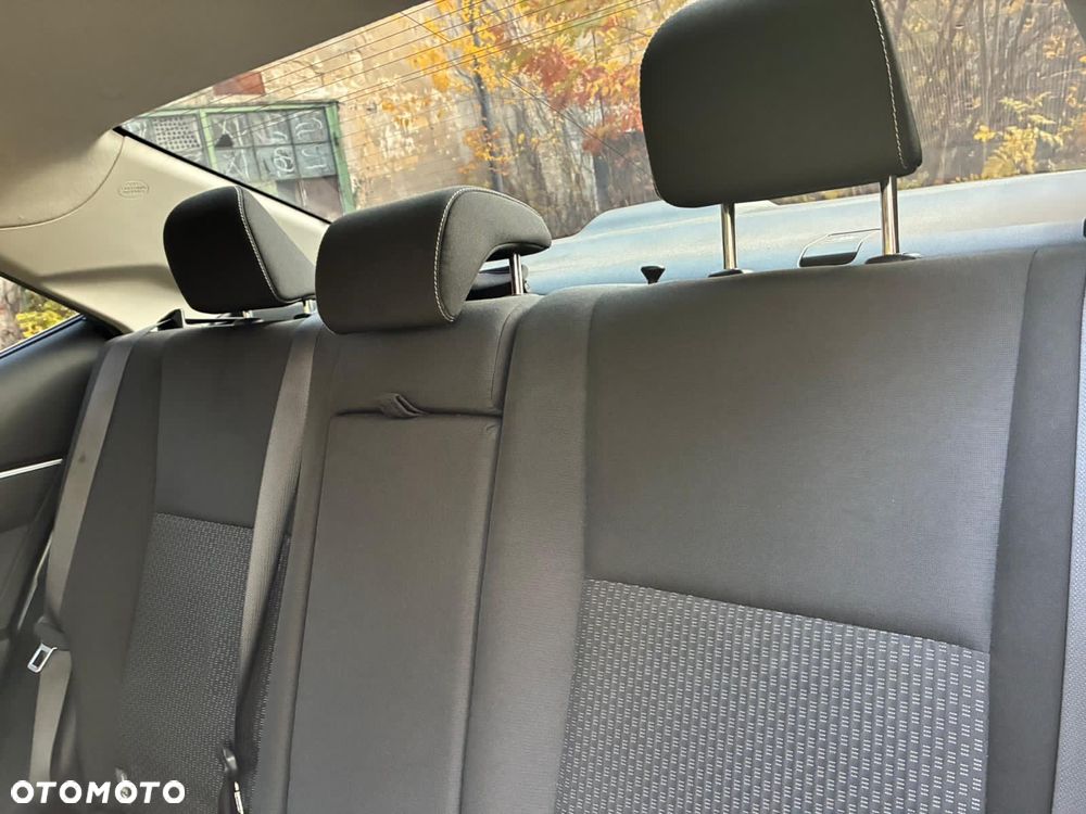 Toyota Corolla 1.4 D-4D Active - 14