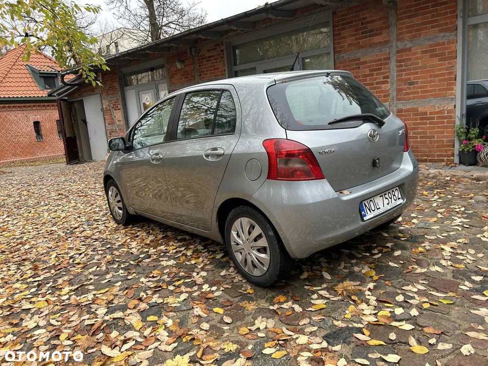 Toyota Yaris 1.4 D-4D Sol MM - 2