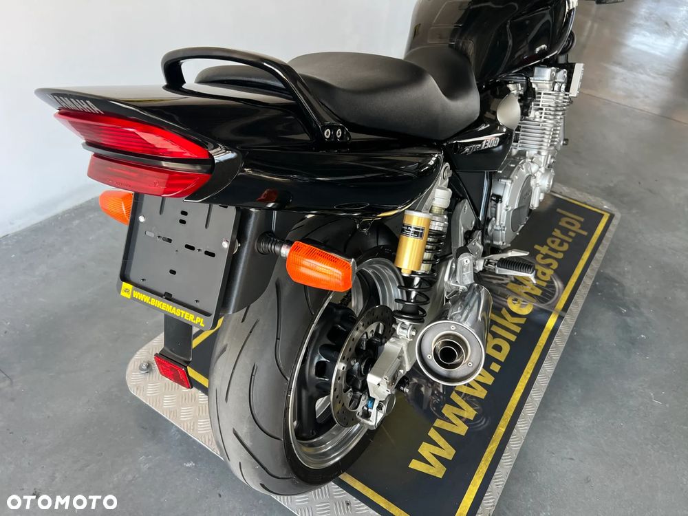 Yamaha XJR - 32