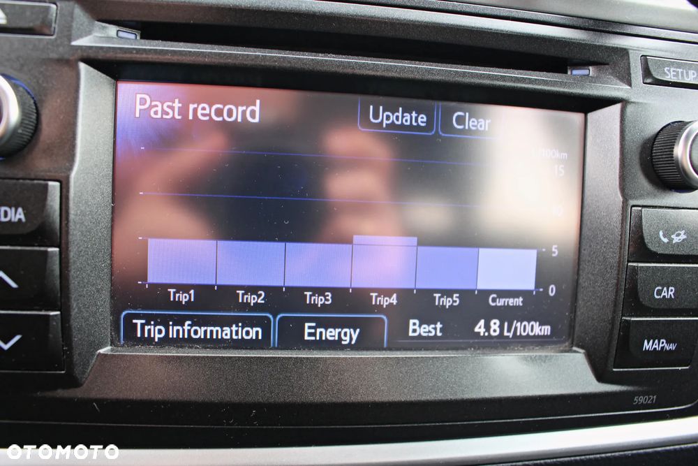 Toyota Auris 1.8 HSD Luna - 27
