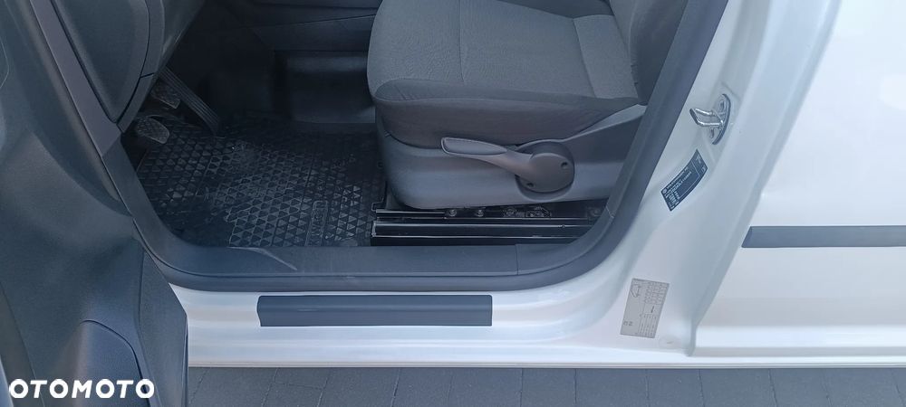 Volkswagen CADDY MAXI - 11