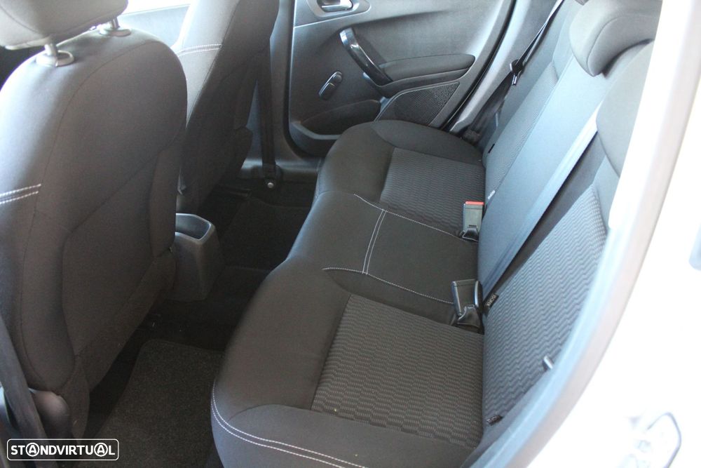 Peugeot 208 1.2 PureTech Style - 10