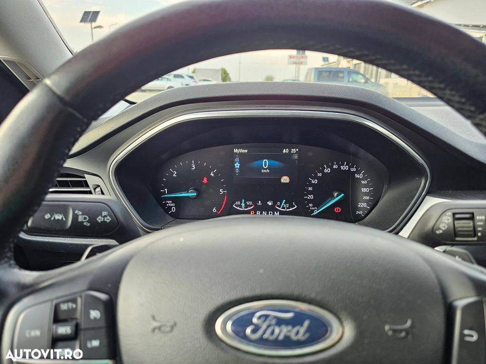 Ford Focus 1.5 TDCi Powershift Titanium - 12