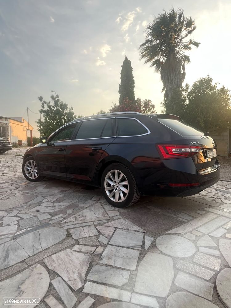 Skoda Superb Break 2.0 TDI Style DSG - 3