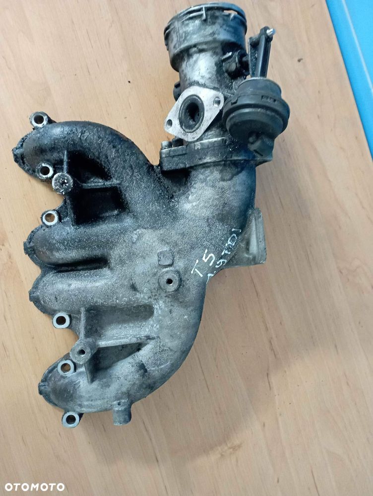 Kolektor ssący vw t5 038129713ag - 1