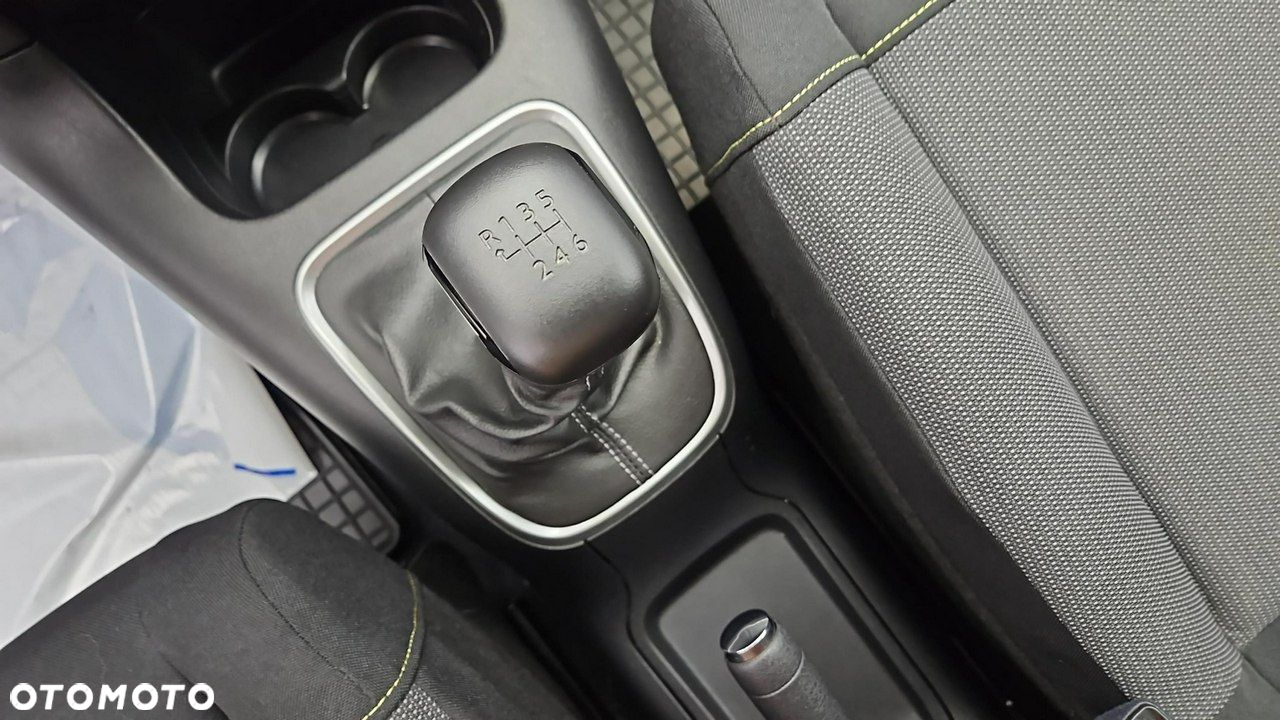 Citroën C3 1.2 PureTech Shine - 18