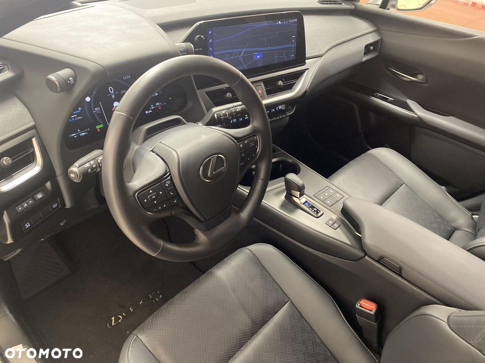 Lexus UX - 8