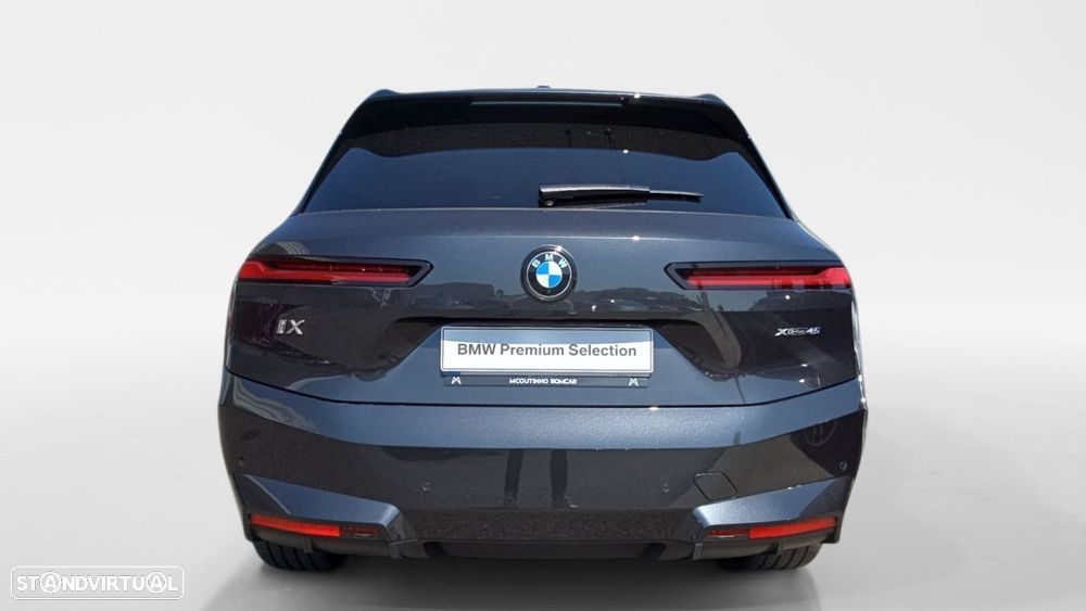 BMW iX xDrive 45 - 8