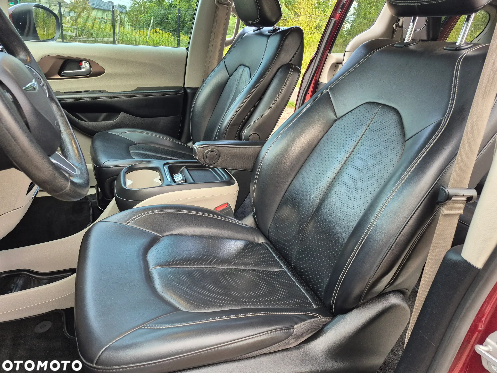 Chrysler Pacifica - 27