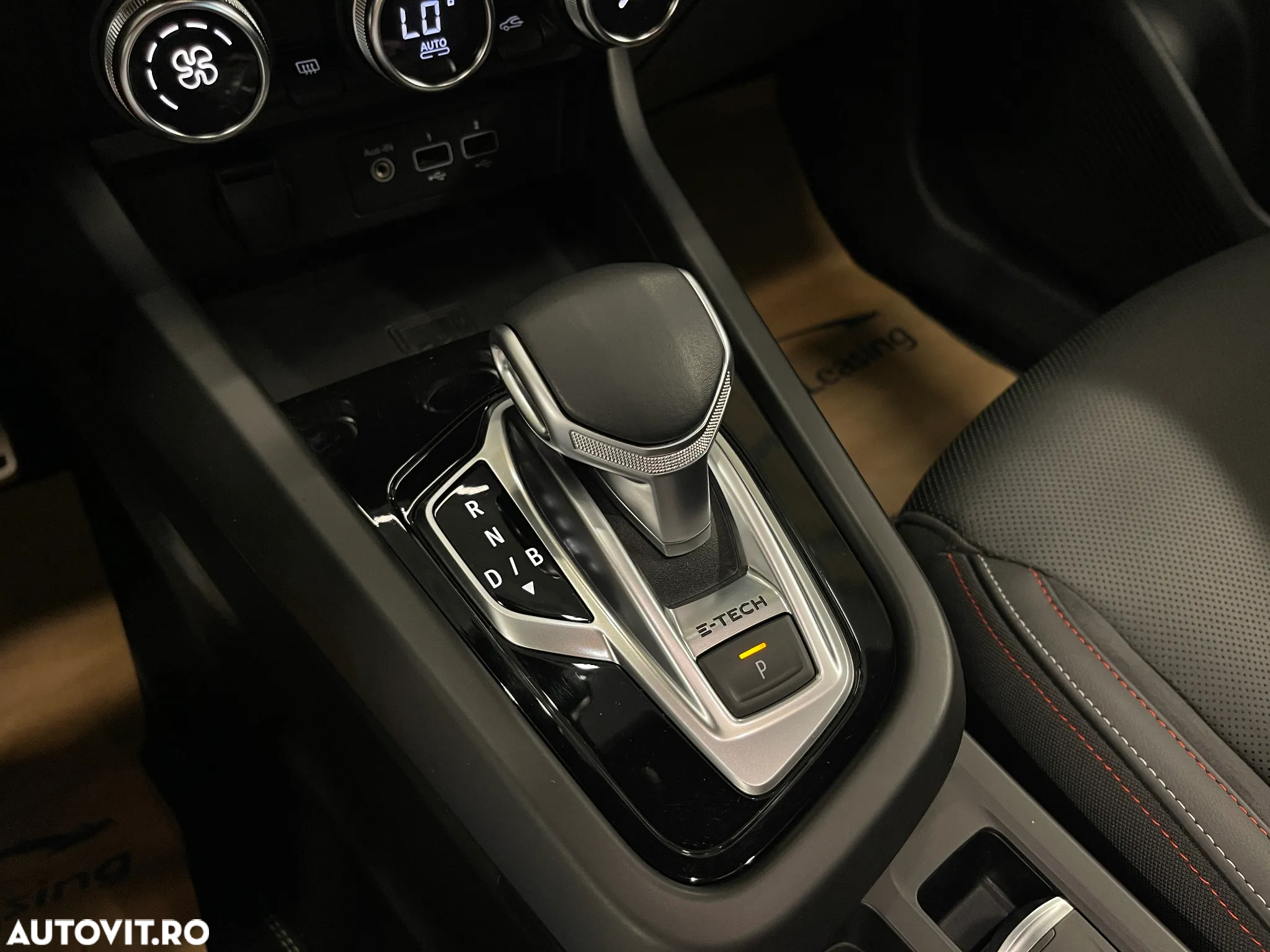 Renault Arkana E-TECH Hybrid RS Line - 30