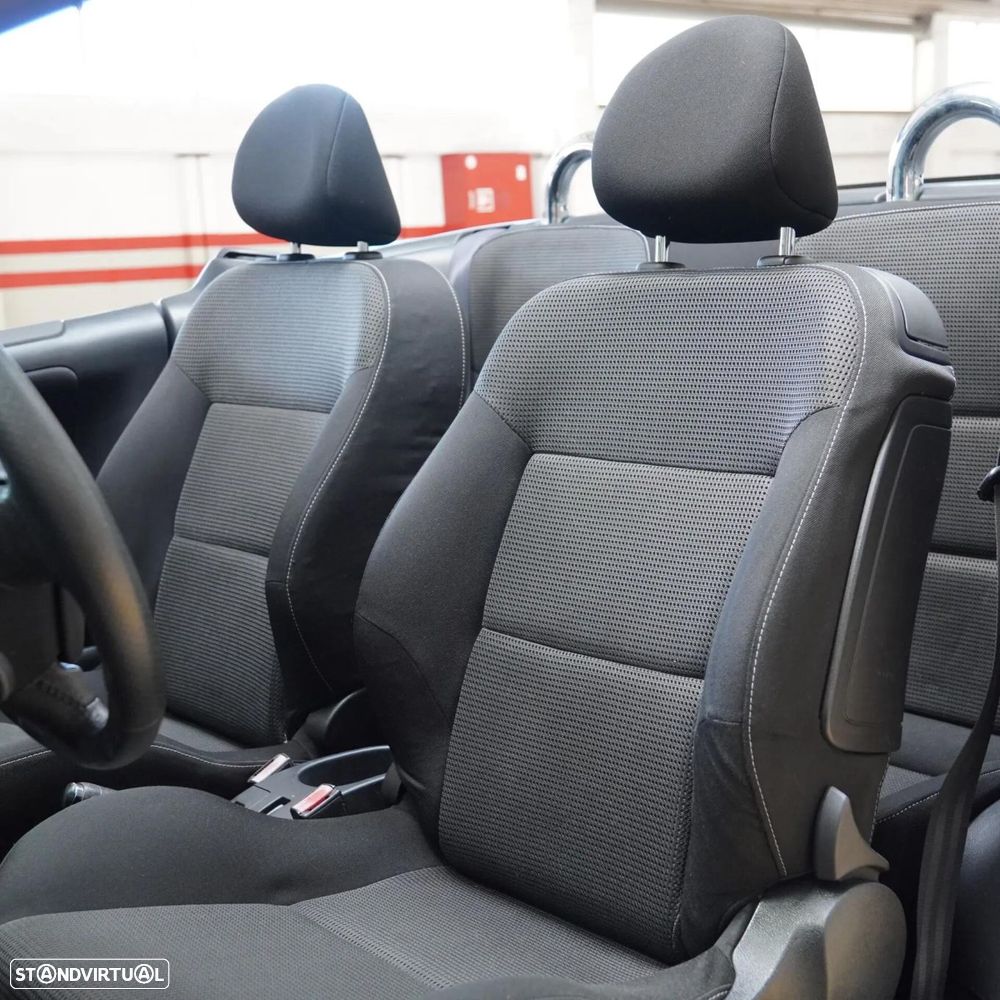 Peugeot 207 CC 1.6 SE 200 Anos - 19