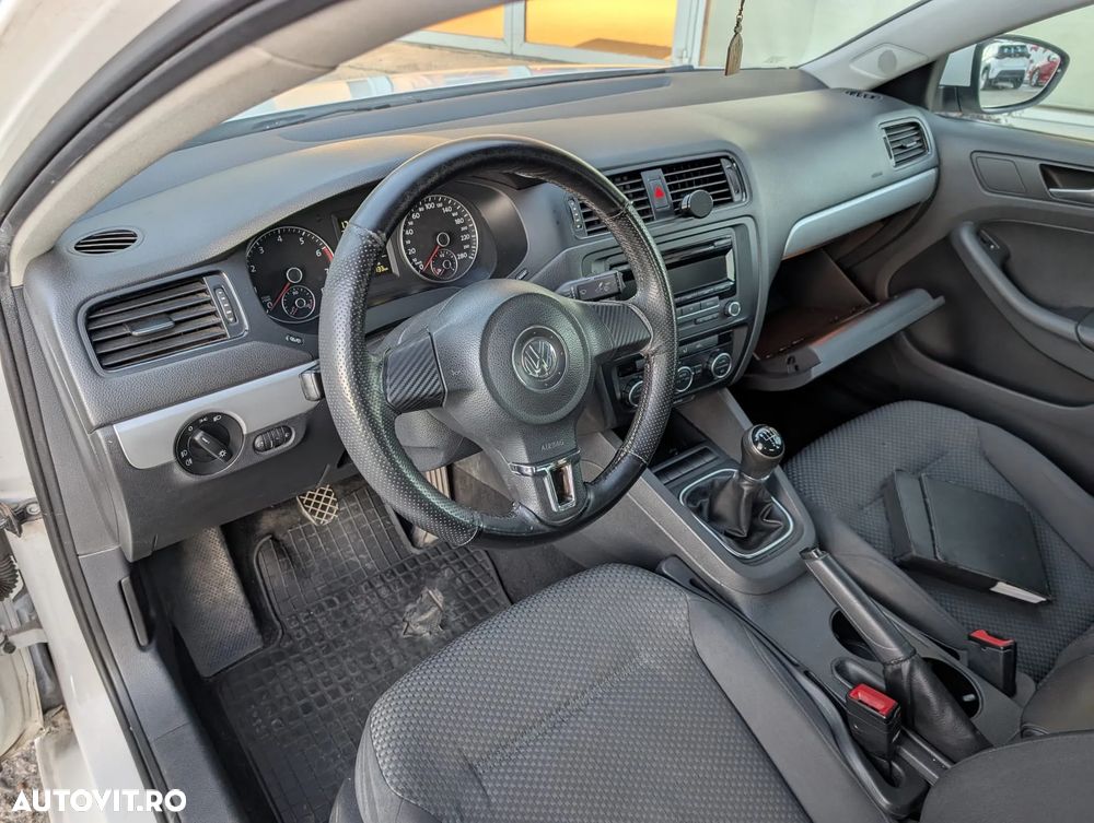 Volkswagen Jetta 1.2 TSI Trendline - 13