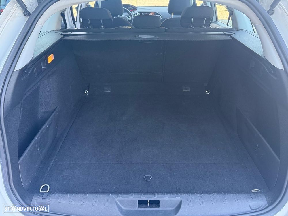 Peugeot 308 SW - 12