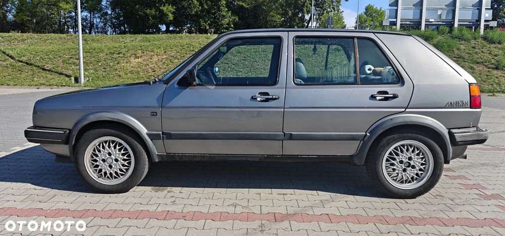 Volkswagen Golf - 1