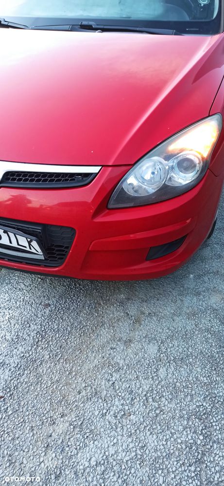 Hyundai i30 1.4 Base + - 21