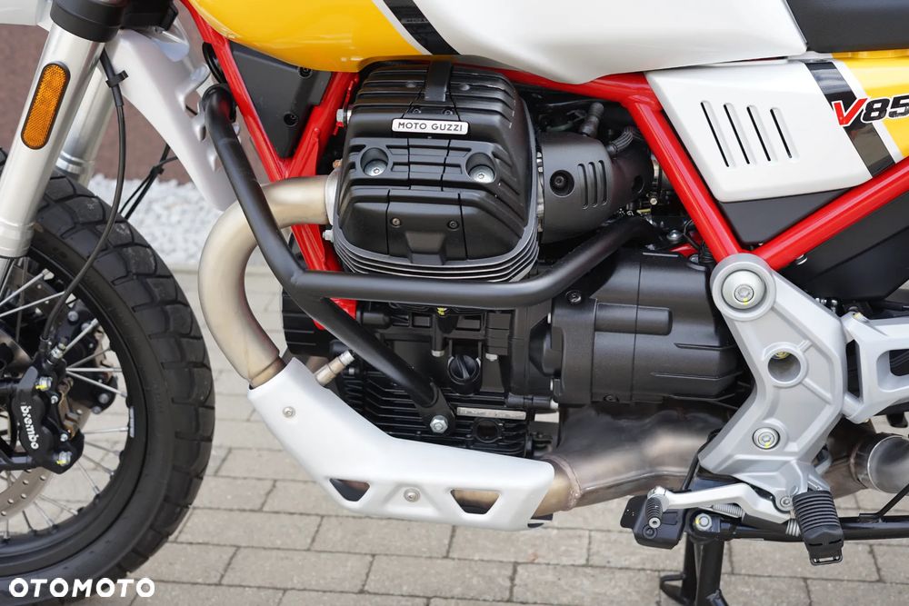 Moto Guzzi V85 - 29