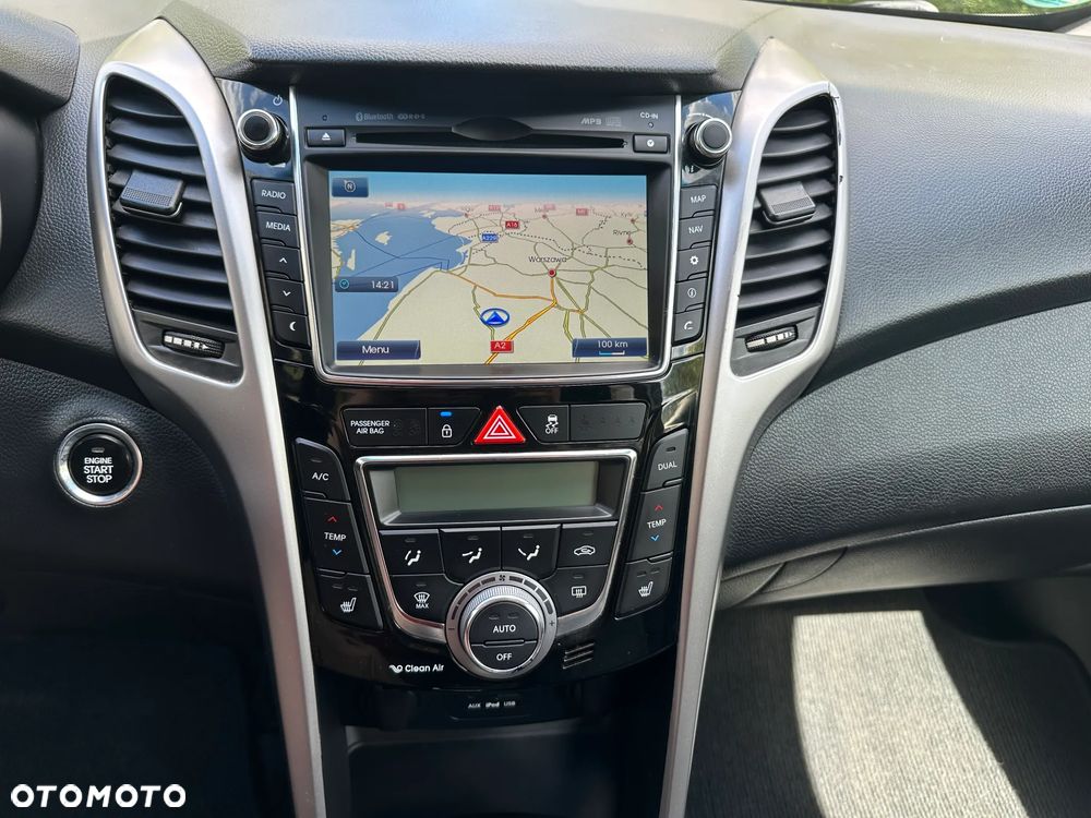 Hyundai i30 blue Kombi 1.4 YES Gold - 17
