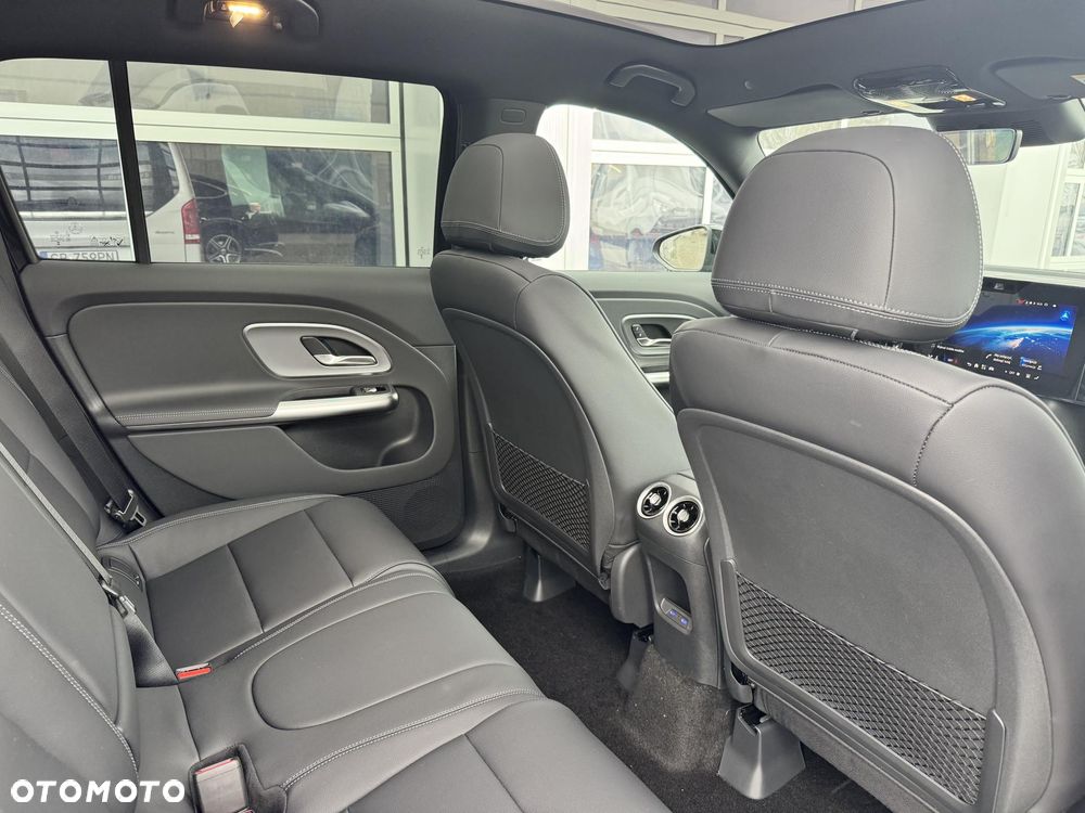 Mercedes-Benz GLB - 18