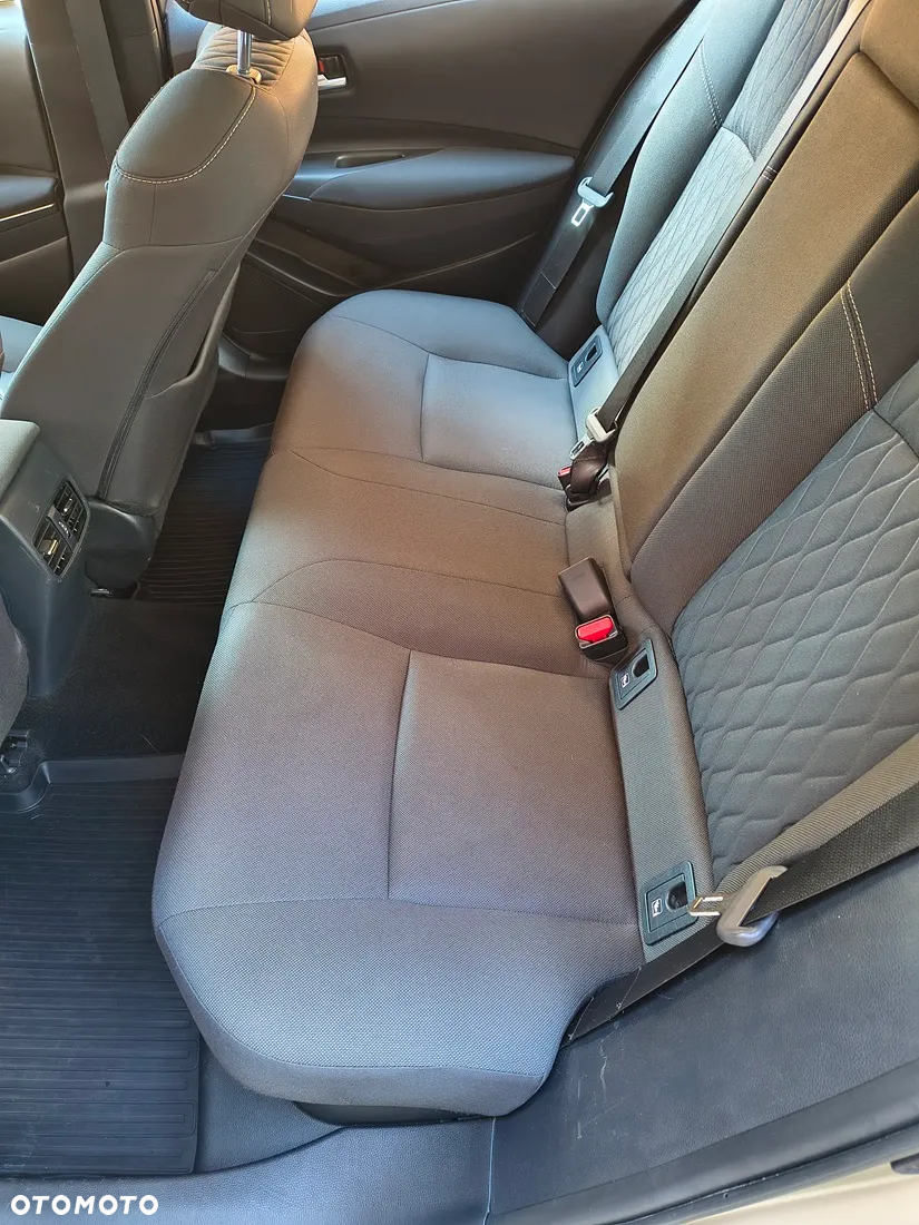 Toyota Corolla 1.8 Hybrid Comfort - 18