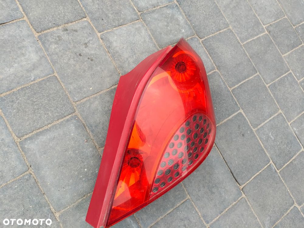 LAMPA TYŁ PRAWA PEUGEOT 207 5 DRZWI HATCHBACK - 2