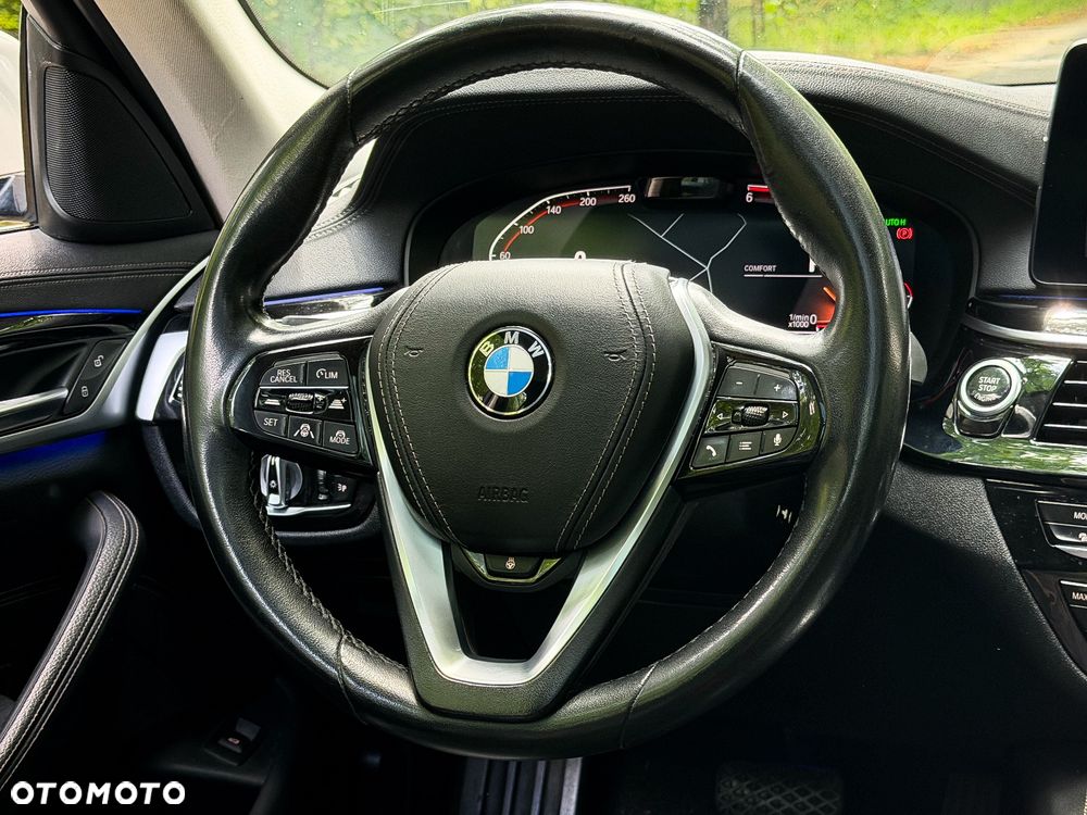 BMW Seria 5 530d xDrive mHEV Luxury Line - 21