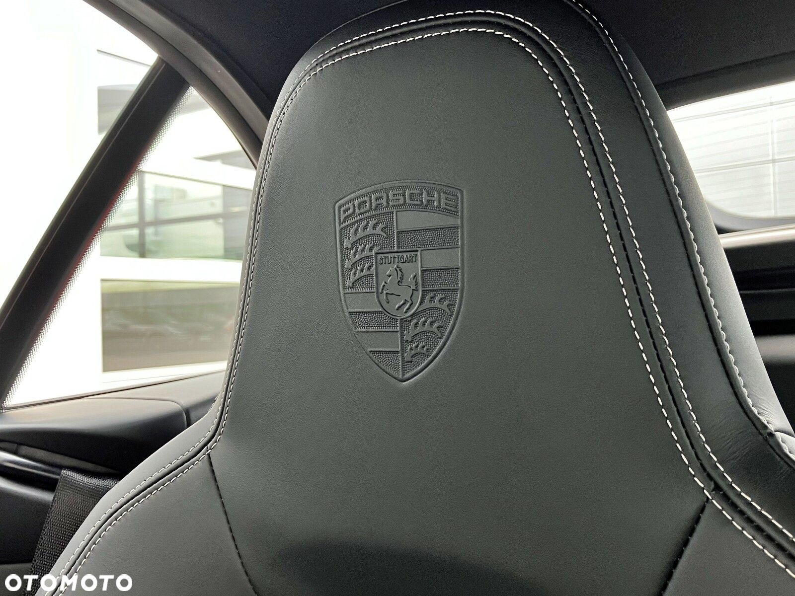 Porsche 911 Carrera 4 GTS Cabrio - 34