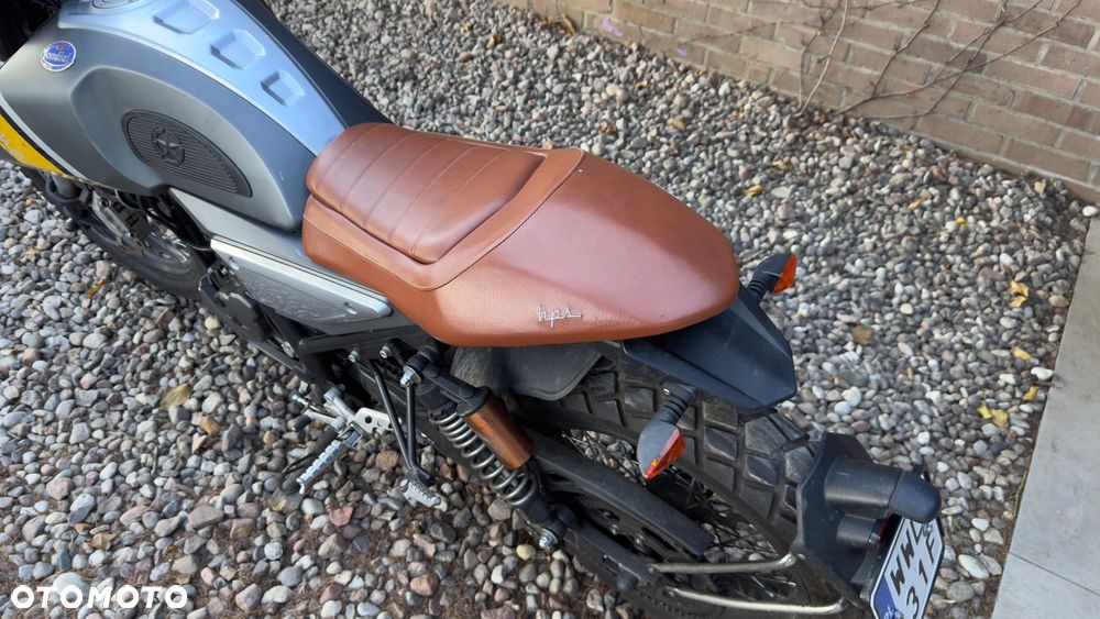 Mondial HPS 125 - 4