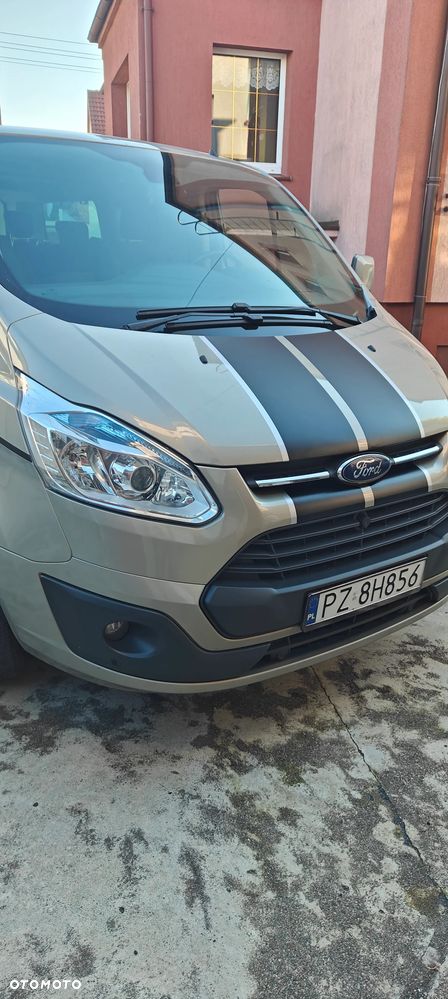 Ford Tourneo Custom - 1