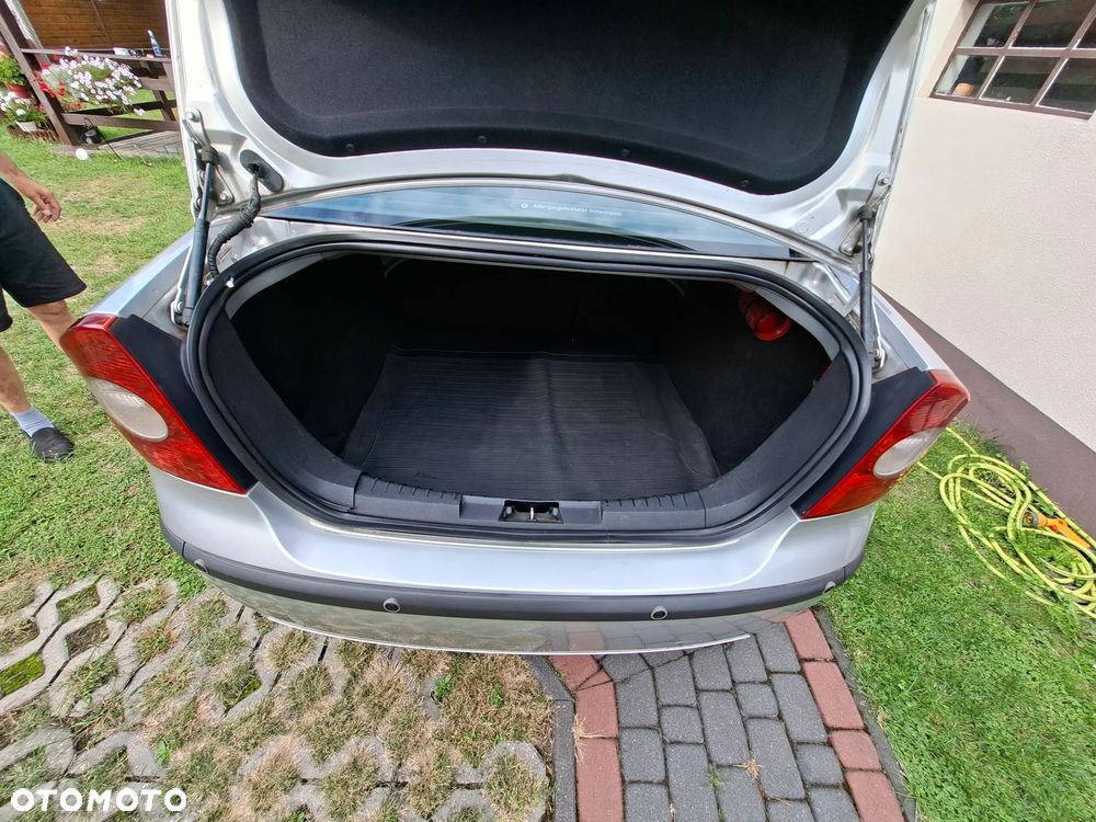 Ford Focus 1.8 TDCi Ghia - 8