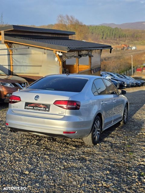Volkswagen Jetta 2.0 TDI Comfortline - 2