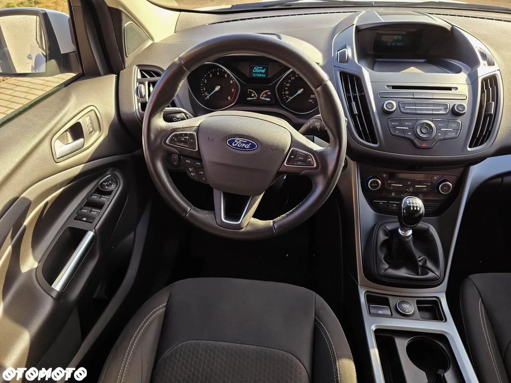 Ford Kuga - 36