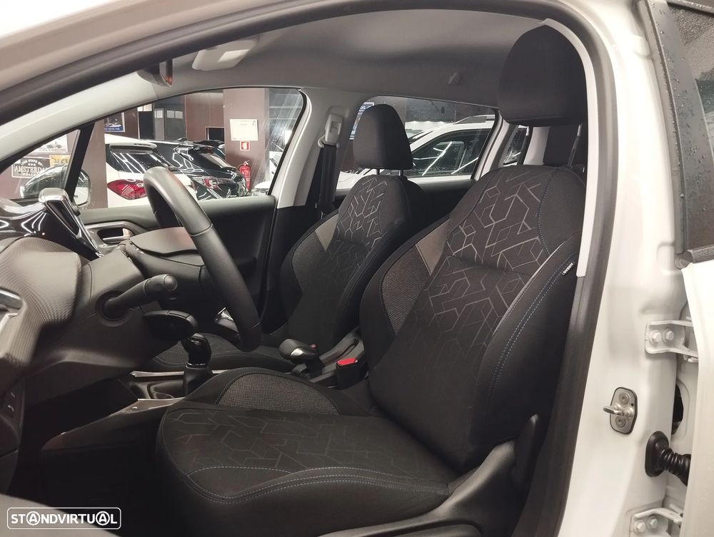 Peugeot 2008 1.2 PureTech Style - 16