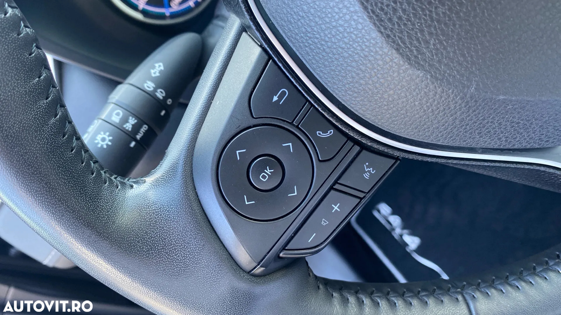 Toyota RAV4 2.5 Hybrid VVT-iE 4x4 Luxury - 17