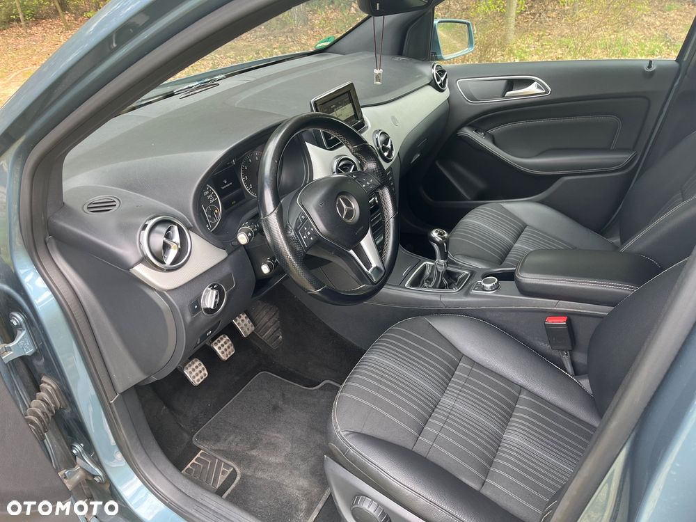 Mercedes-Benz Klasa B 180 Edition - 10