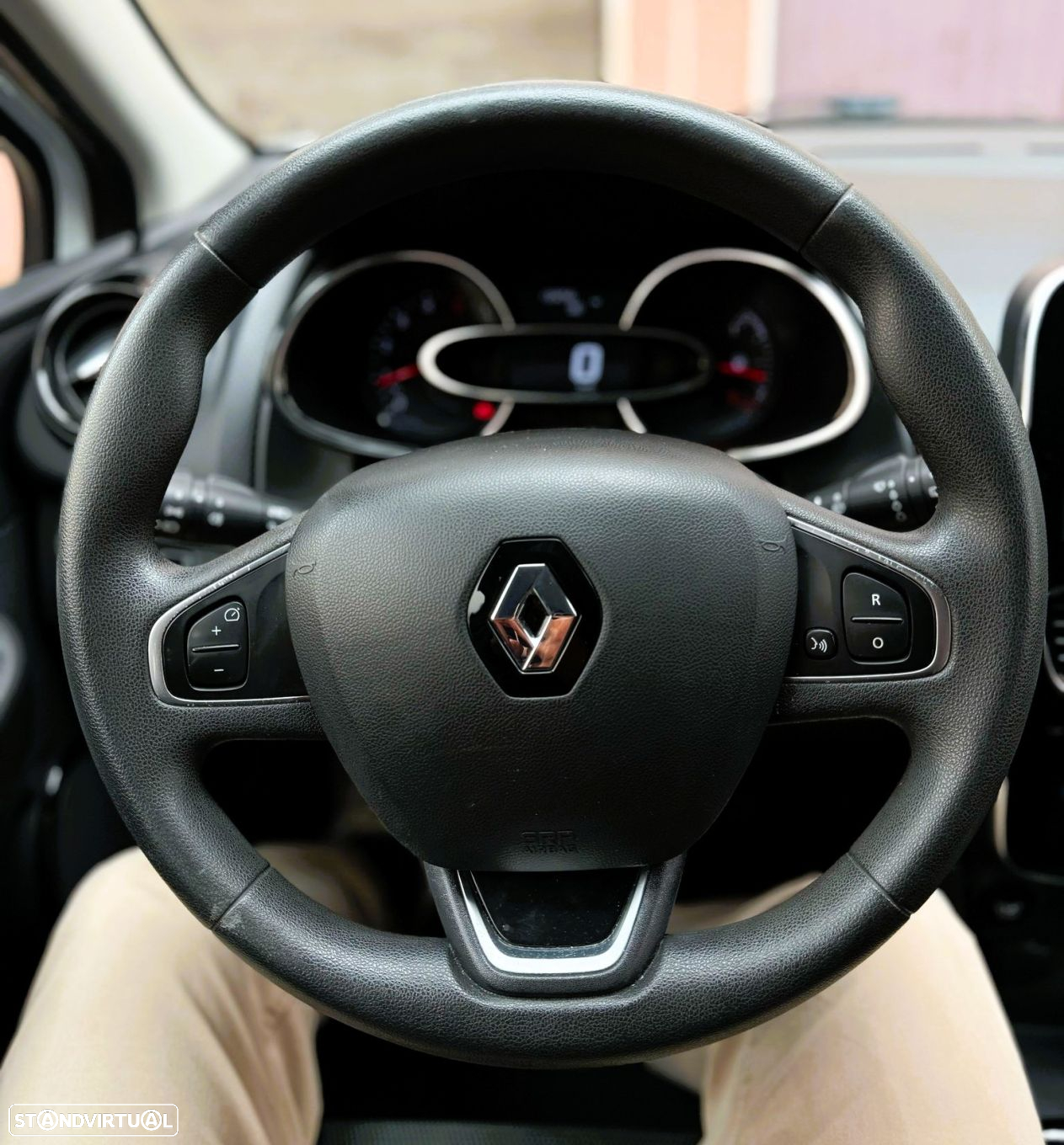 Renault Clio 1.5 dCi Zen - 9