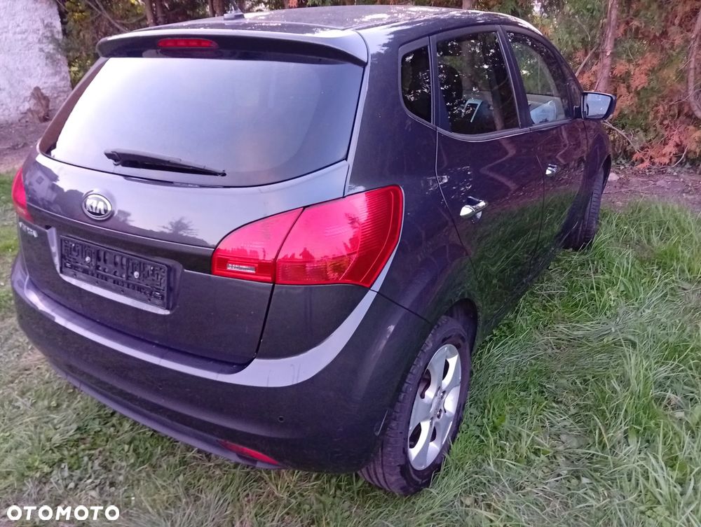 Kia Venga - 14