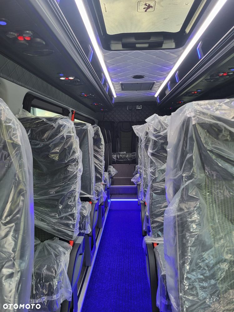 Mercedes-Benz Sprinter 517 CDI - NOWY! - 24 miejsca + 3  stojące - 11